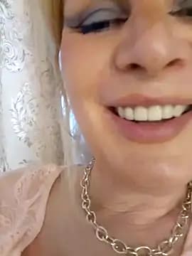 TsPostophere live cam