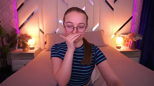 ArrinaWairr live cam