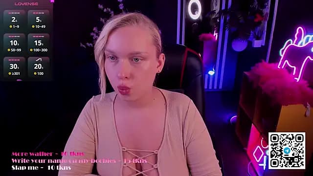 angelic_coy live cam
