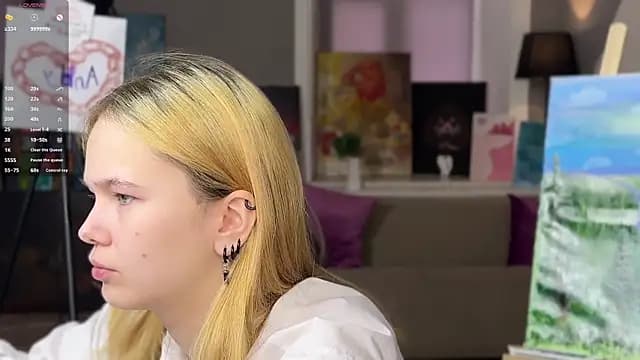 MoonF0xy live cam