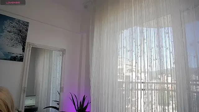 Belle_Blondy live cam