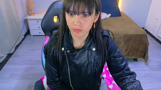 sailor_moon07 live cam on Stripchat