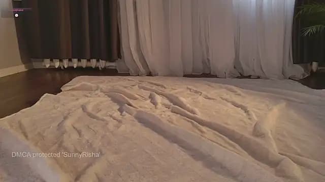 SunnyRisha live cam