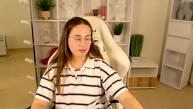 NadinnL live cam