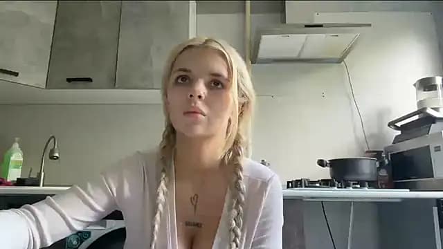 Britney_Calverhends live cam