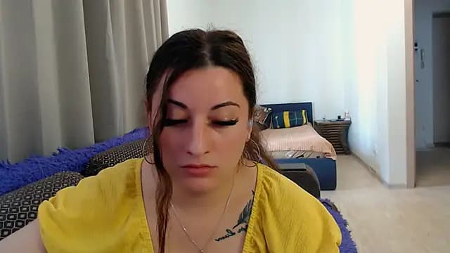 Helen_Adams_ live cam