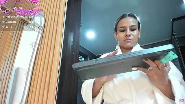 MartinaWestt live cam