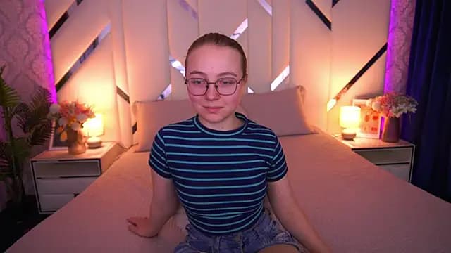 ArrinaWairr live cam on Stripchat