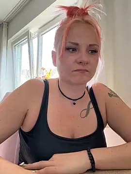 Fiebie_licious_ live cam