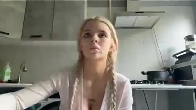 Britney_Calverhends live cam