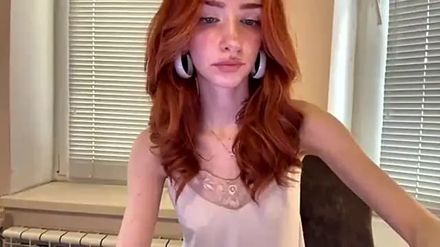 AliceServanica live cam