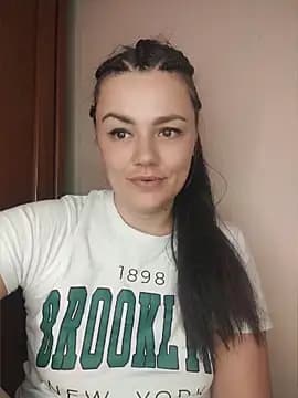 KrissSexi live cam on Stripchat