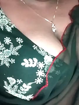 Divyahoty live cam