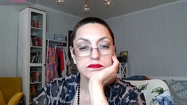 BloomingAllure live cam
