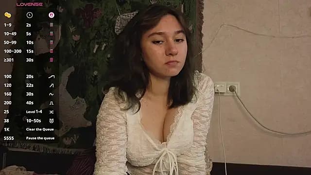 MiaLovelyOne live cam