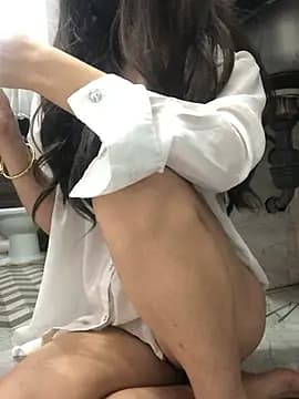 Writhing_First live cam