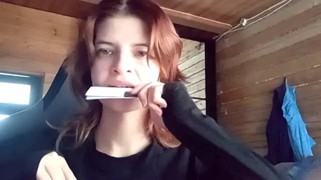 LowkeyIndigo live cam