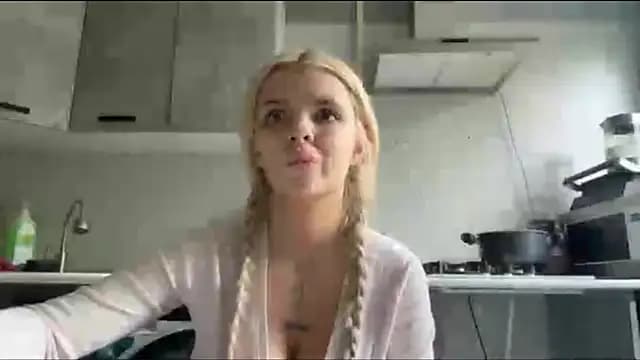 Britney_Calverhends live cam
