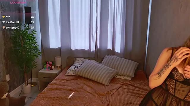 PlugAndPlayy live cam