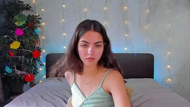 Milana_Crystal_ live cam on Stripchat