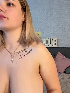 KimEvanss live cam on Stripchat