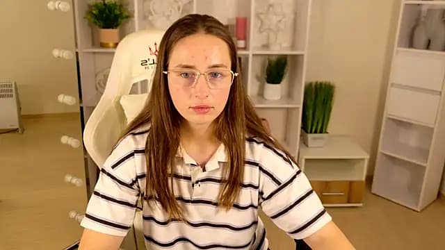 NadinnL live cam