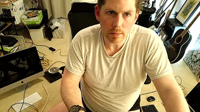 9VOLTT live cam