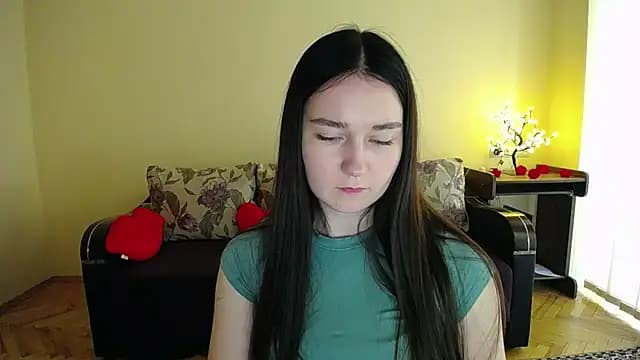 Pretty_shy live cam on Stripchat