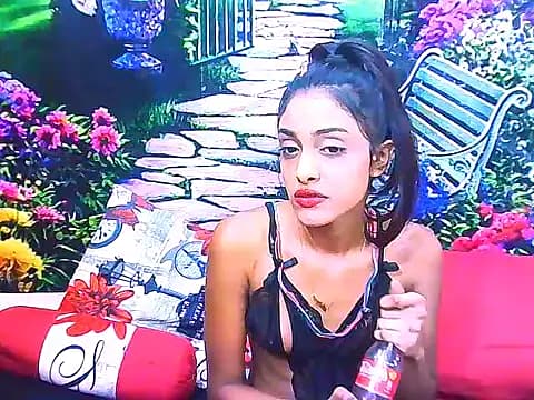 IndianPretty14u2Luv live cam