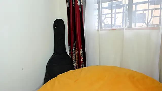 Dynasty_Smiles live cam