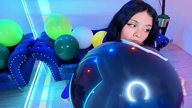 Maddie_T18 live cam