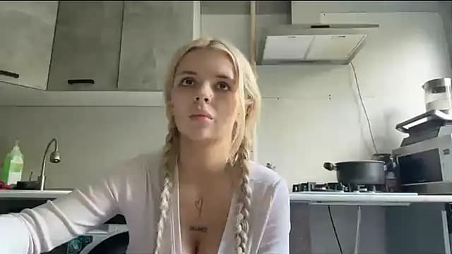 Britney_Calverhends live cam
