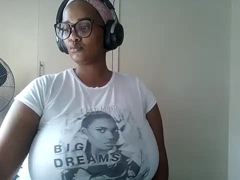 Lakwanda live cam on Stripchat