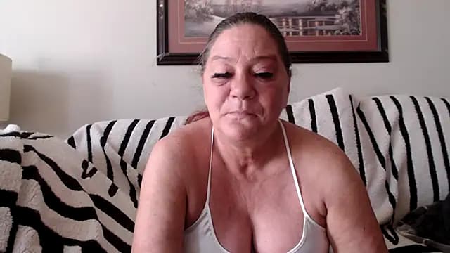 LexxiLeeds live cam