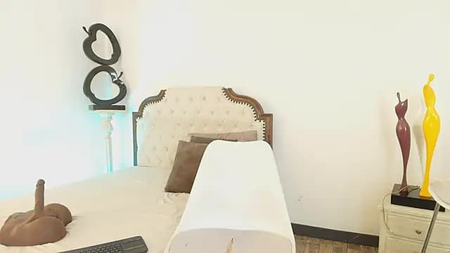 Arya-02 live cam