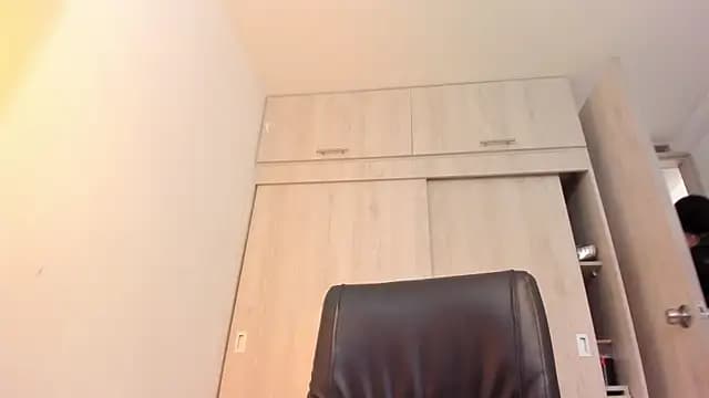 BellaFlaming live cam