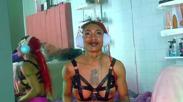 DaniaMarcell live cam