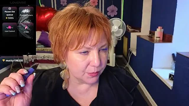 Kira_Kenett live cam