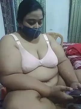 momo_loves live cam