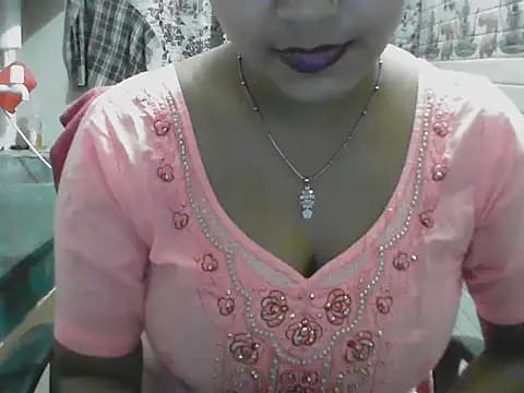 LovingPihu live cam