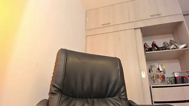 BellaFlaming live cam