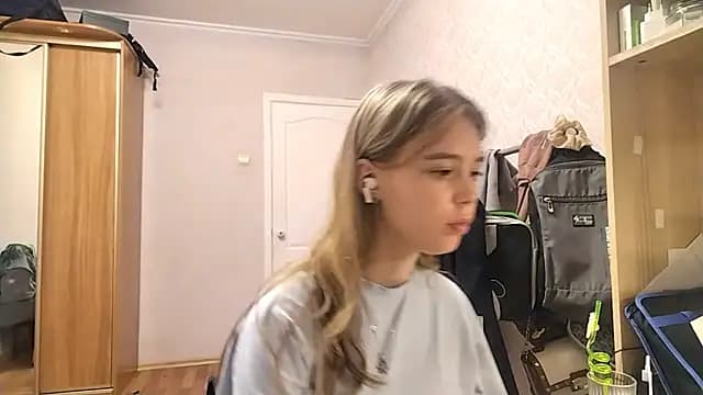 HebrewRiding live cam on Stripchat