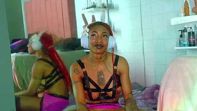 DaniaMarcell live cam
