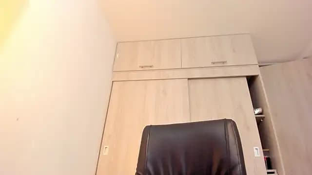 BellaFlaming live cam