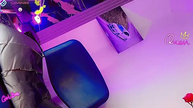 SophiaWild_ live cam on Stripchat