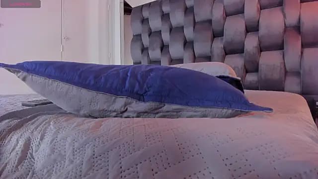 pamela-wells live cam on Stripchat