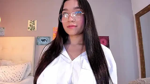 Maia_W10 live cam