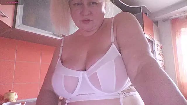 mira_robinsonnn live cam