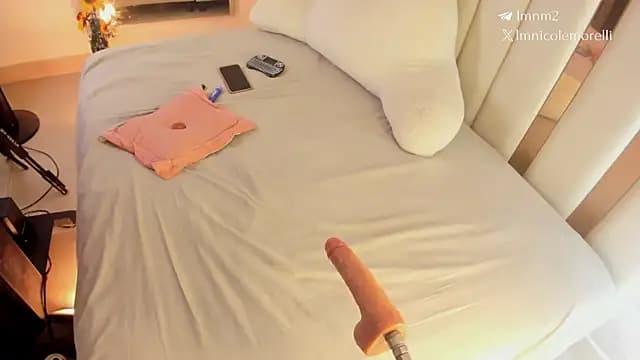 Nicolemorelli2 live cam