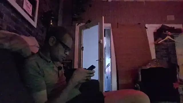 Maikel1981-NL live cam